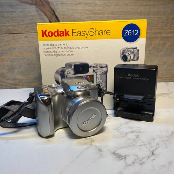 Kodak EasyShare Z612 6.1MP Digital Camera - Silver - No Battery Untested